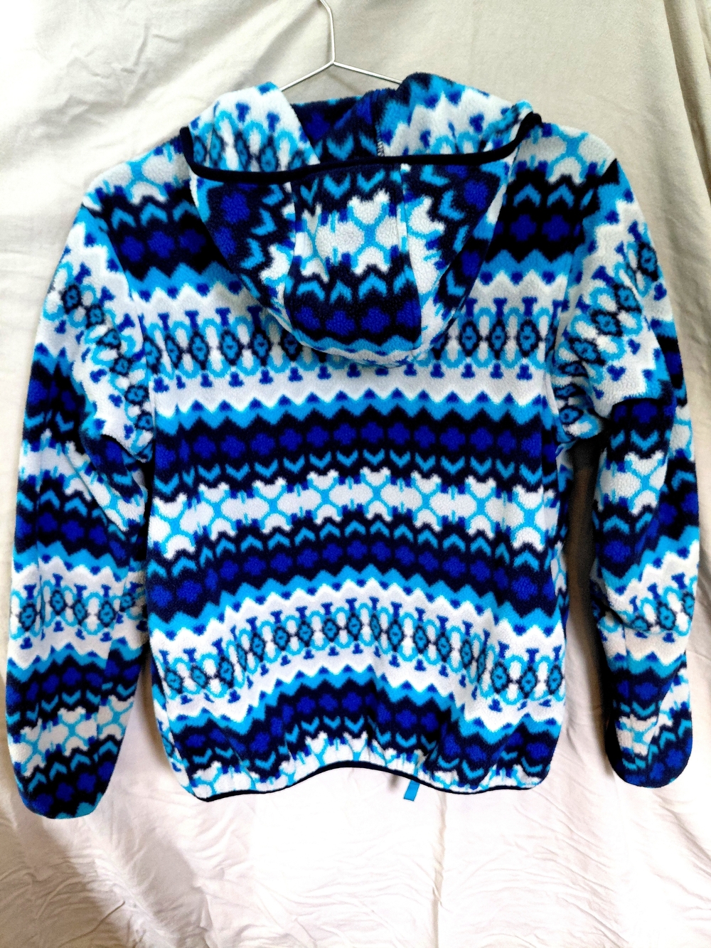 Patagonia ~ M Blue And White Patterned Fleece Jacket - Picture 5 of 11